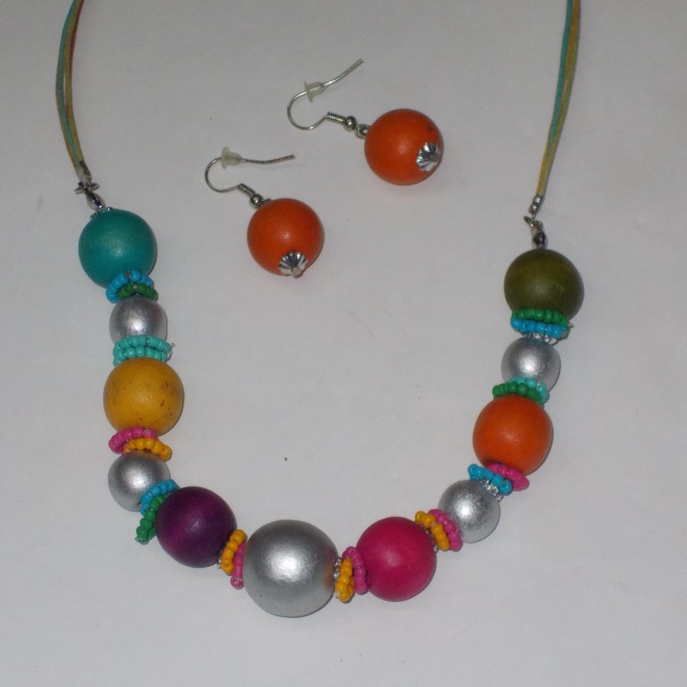 Vintage Necklace & Earring Set - Picture 4 of 4